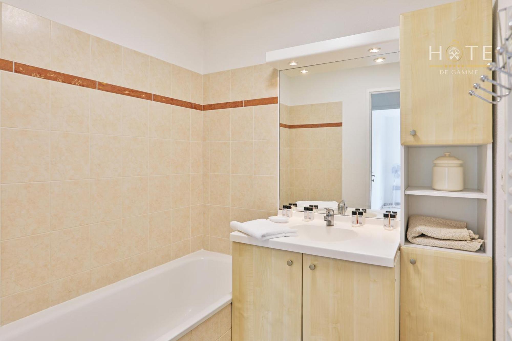 Residence Les Dunes- Appartement Avec Piscine 莱萨布勒-多洛讷 外观 照片